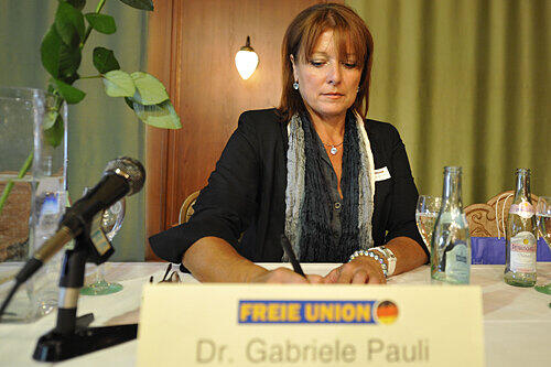 Am vergangenen Sonntag hob Gabriele Pauli ihre neue Partei &bdquo;Freie Union&ldquo; aus der Taufe.
