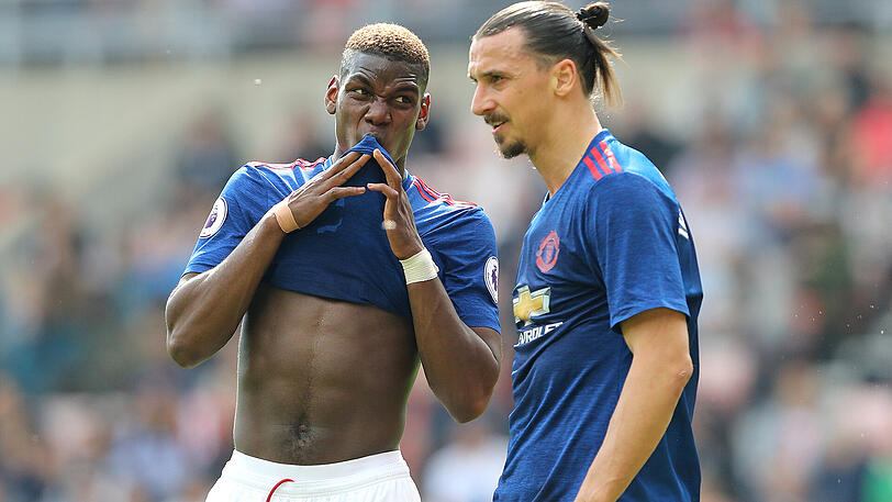 Dass Fußballgott Zlatan Ibrahimovic einen überidischen Oberkörper besitzt, steht außer Frage. Neben ihm beweist sich sein Mannschaftskollege bei Manchester United, Paul Pogba, in Sachen Bauchmuskulatur.