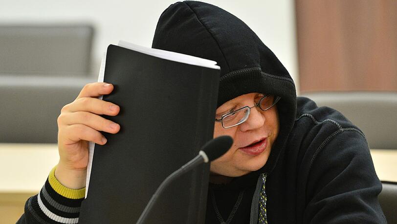 Ex-V-Mann Tino Brandt muss am Dienstag in München erneut im NSU-Prozess aussagen. Ex-V-Mann Tino Brandt muss am Dienstag in München erneut im NSU-Prozess aussagen.