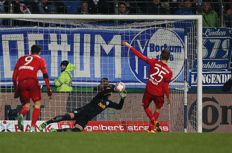 10. Februar - Keine Probleme: Zwar verschießt Thomas Müller einen Elfmeter im DFB-Pokal-Viertelfinale gegen den VfL Bochum, doch der Rekordpokalsieger setzt sich letztlich souverän mit 3:0 durch.