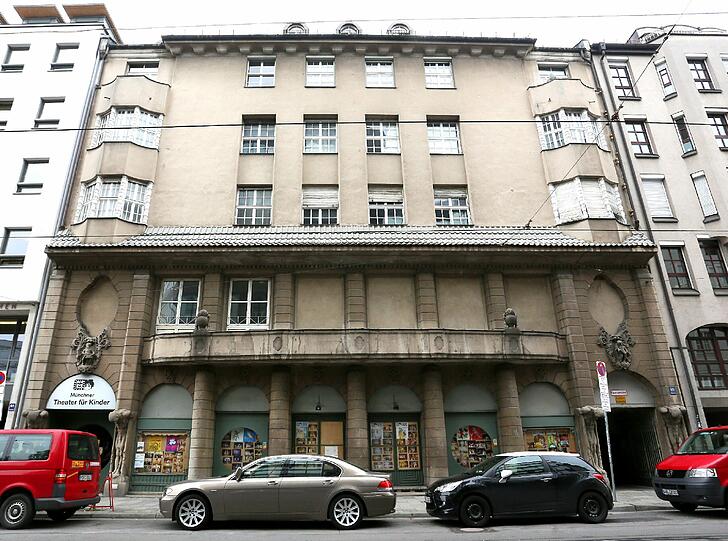 Seit 45 Jahren gibt es das Münchner Theater für Kinder, am heutigen Sitz in der Dachauer Straße ist es seit 1977.