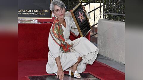 Cristina Pavarotti nahm den Hollywood-Stern ihres Vaters im Namen der Familie in Empfang.