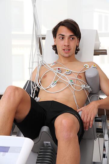 Kabel dran und los geht's: Die Löwen beim Herzcheck. Die Bilder