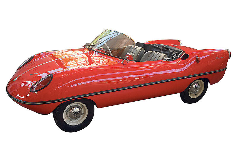 Der Goggo Dart (Baujahr 1959) strahlt in knalligem und schickem Rot. Bei der windschnittigen und schalenförmigen Form denkt man gleich an einen Sportwagen.