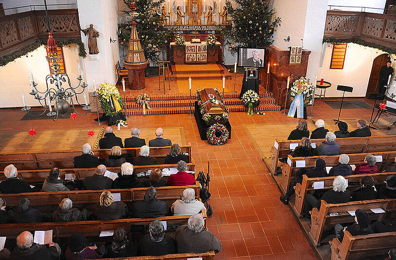 Die Bilder der Trauerfeier für Ruth Leuwerik in der Münchner Stephanuskirche.