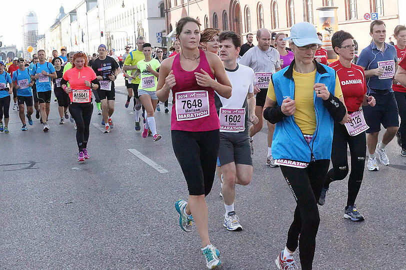 Rund 20.000 Teilnehmer waren am Sonntag beim München Marathon auf den Beinen. Die Bilder vom Marathon und Staffel-Lauf.