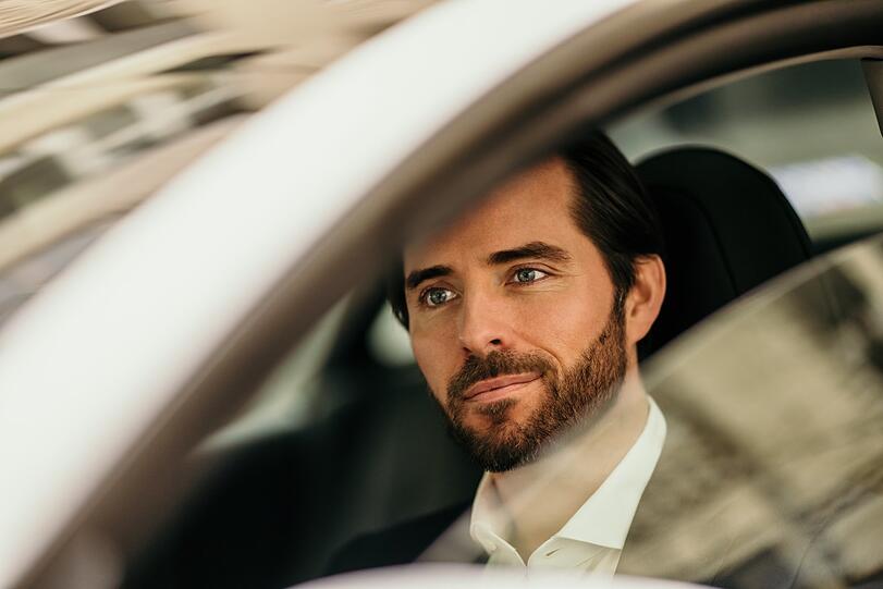 Christoph Weigler ist der Chef von Uber in Deutschland, Österreich und der Schweiz. Uber, Bolt und Co. wehren sich gegen die Stadt, die einen Mindestpreis für Mietwagen einführen will.