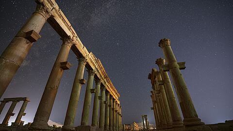 In der antiken Wüstenstadt Palmyra sollen Unbekannte US-Soldaten und syrische Streitkräfte beschossen und verletzt haben. (Archiv) In der antiken Wüstenstadt Palmyra sollen Unbekannte US-Soldaten und syrische Streitkräfte beschossen und verletzt haben. (Archiv)