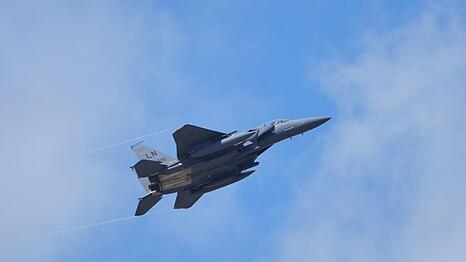 Ein Kampfflugzeug vom Type F-15E ist &uuml;ber dem Iran abgeschossen worden. (Archivbild)