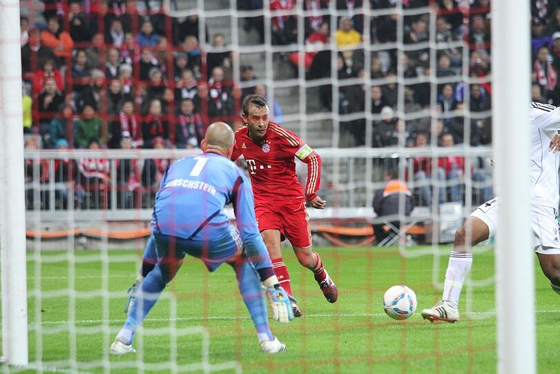 26. Oktober, 22.07 Uhr, Marvin Matip: Ein Ingolstädter Eigentor - eingeleitet von Rafinha, dessen Schuss abgefälscht wird - 5:0.