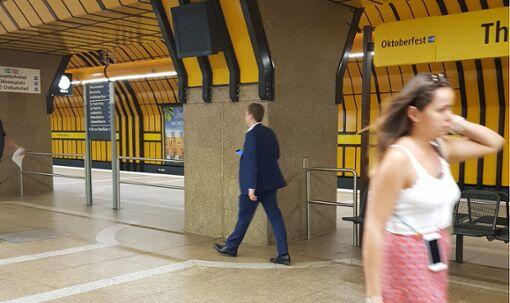 Noch ist es leer am U-Bahnhof Theresienwiese. Die nächsten zwei Wochen wird das anders aussehen.