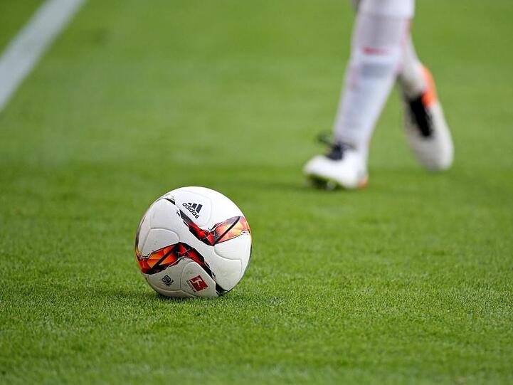 Ein Fußball-Spiel. Foto: Jan Woitas/Archivbild