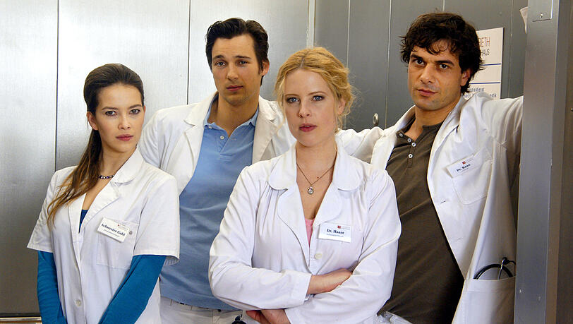 Kai Schumann (r.) an der Seite seiner "Doctor's Diary"-Kollegen Laura Osswald, Florian David Fitz und Diana Amft im Jahr 2007. Kai Schumann (r.) an der Seite seiner "Doctor's Diary"-Kollegen Laura Osswald, Florian David Fitz und Diana Amft im Jahr 2007.