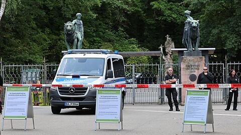 Am 29. Juli 2025 blieb der Tiergarten f&uuml;r Besucherinnen und Besucher geschlossen. Die Polizei sicherte den Eingang zus&auml;tzlich. (Archivbild)