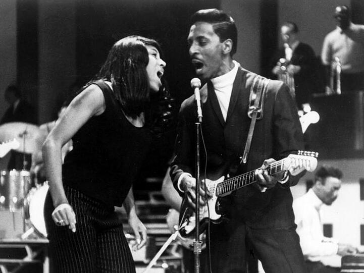 Mit ihrer ersten Single "Fool in Love" stürmten Ike und Tina Turner 1960 die Hitparaden.