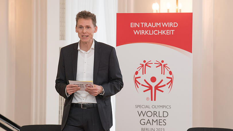 Der ehemalige Zehnkämpfer Frank Busemann bei der Vertragsunterzeichnung der Special Olympics World Games 2023 im Schloss Bellevue. Der ehemalige Zehnkämpfer Frank Busemann bei der Vertragsunterzeichnung der Special Olympics World Games 2023 im Schloss Bellevue.