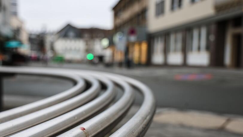Nach der Tat waren Teile der Innenstadt von Meschede am Freitagmorgen gesperrt.
