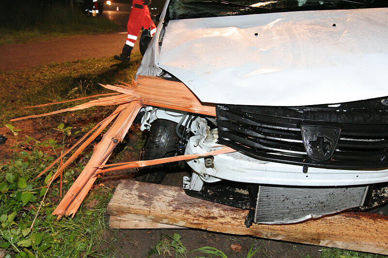 Schlimmer Unfall: Ein Mann fährt in die Priem und stirbt.