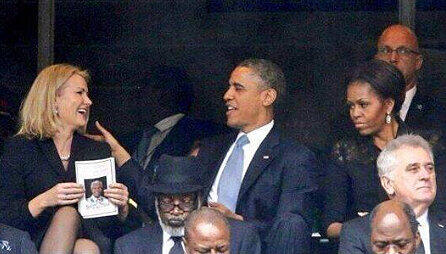 Barack Obama und Helle Thorning-Schmidt unterhalten sich angeregt. Michelle Obama schaut nicht so interessiert - eher schmollt sie neben ihrem Mann.