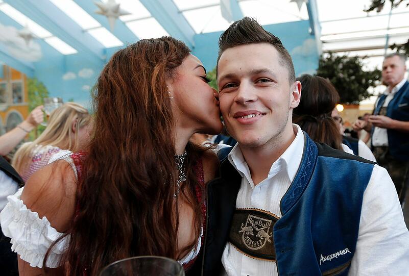 Der EHC feierte am Sonntag auf der Wiesn mit dem Wiesn-Playmate!