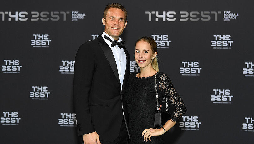 Hochzeit beim Bayern-Keeper: Manuel Neuer hat im kleinen Kreis seine Nina zur Frau genommen. (Archivbild) Hochzeit beim Bayern-Keeper: Manuel Neuer hat im kleinen Kreis seine Nina zur Frau genommen. (Archivbild)