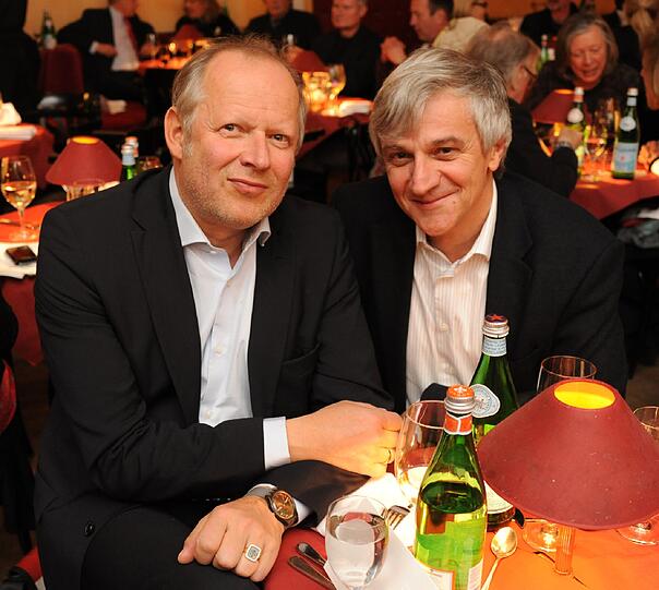 Tatortkommissar Axel Milberg (l.) mit Tatort-Drehbuchautor Peter Probst.