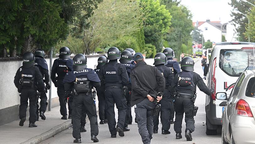 Mit einem Großaufgebot war die Polizei vor Ort.