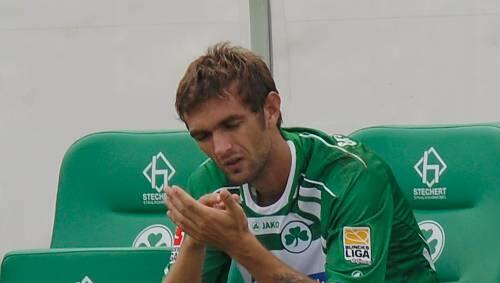 Hofft, dass Bielefeld-Sündenbock Mirko Hrgovic (Bild) bei der Nationalmannschaft den Kopf frei bekommt: Trainer Benno Möhlmann