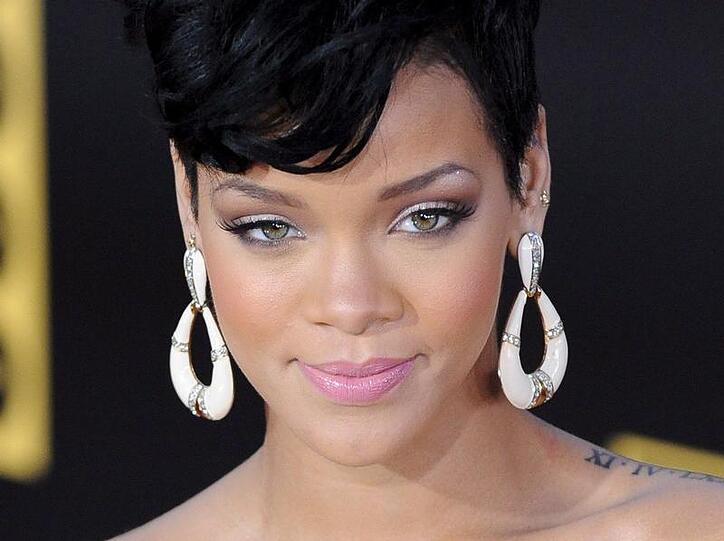 Rihanna schreibt Colin Farrell angeblich heiße SMS