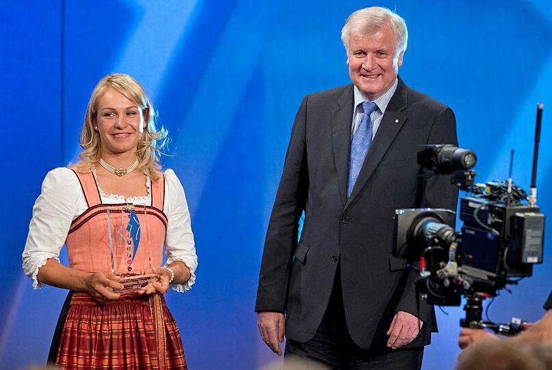 "Ein toller Repräsentant Bayerns": Ministerpräsident Horst Seehofer über Magdalena Neuner.