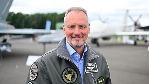Michael Sch&ouml;llhorn, Chef von Airbus Defence and Space, will mit seinem Unternehmen auch weiterhin an einem neuen Kampfflugzeug mitarbeiten.