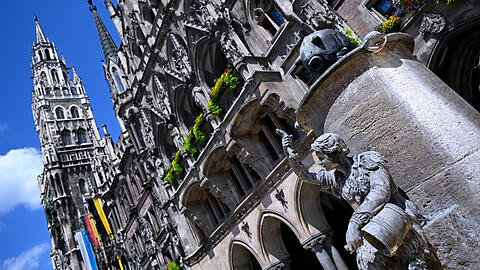 Der Fischbrunnen auf dem Marienplatz ist einer von zehn st&auml;dtischen Brunnen, die aktuell au&szlig;er Betrieb sind, um Wasser zu sparen.