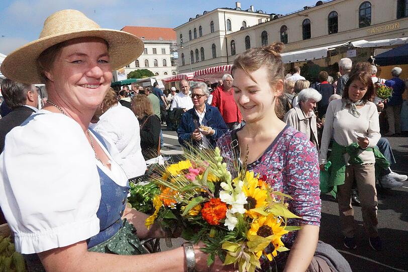 Bilder vom Bauermarkt 2014 am Odeonsplatz.