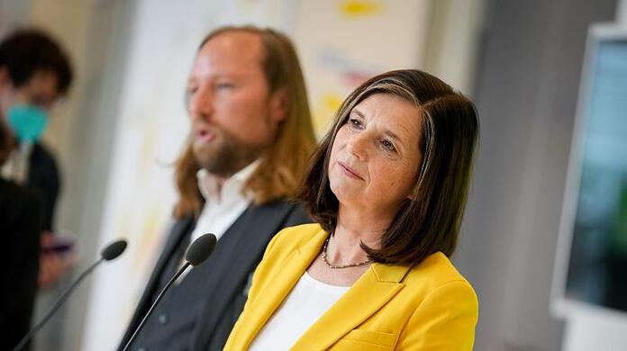 Die Grünen-Fraktionsvorsitzenden Anton Hofreiter und Katrin Göring-Eckardt gelten ebenfalls als Kandidaten.