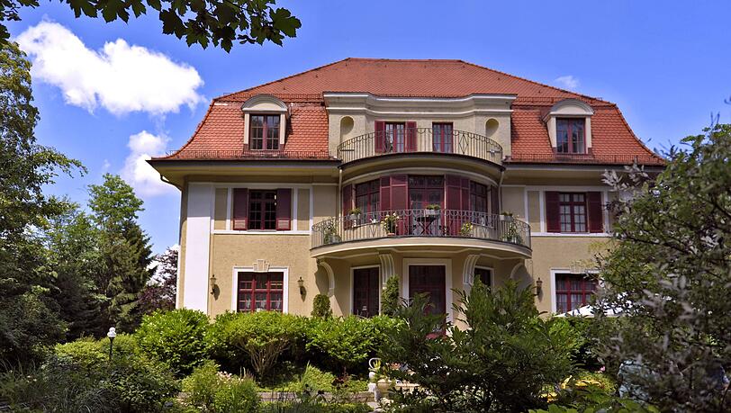 "Sturm der Liebe" wird unter anderem in der Bavaria Filmstadt gedreht, wie in dieser künstlichen Villa. "Sturm der Liebe" wird unter anderem in der Bavaria Filmstadt gedreht, wie in dieser künstlichen Villa.