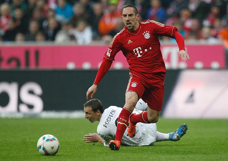 Franck Ribery: Note 3.
Kam nach der Pause und sorgte prompt für wesentlich mehr Betrieb in der Bayern-Offensive.