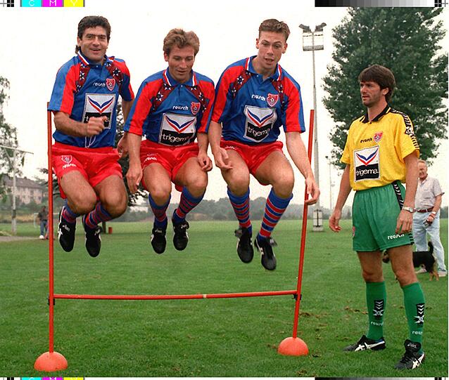 Bayer Uerdingen (1990-1996): Hier wurde Funkel Ende der Saison 1990/91 Cheftrainer, der Abstieg war nicht mehr zu verhindern. Dem Wiederaufstieg 1992 folgte der erneute Abstieg 1993. 1994 stieg er wieder auf. Nach dem Abstieg 1996 wechselte er dann...