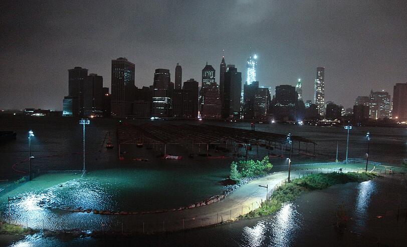 Bilder der Verwüstung - Hurrikan "Sandy" hat an der Ostküste verheerende Spuren hinterlassen. Sehen Sie hier die Bilder aus New York und den betroffenen Orten im Osten der USA.