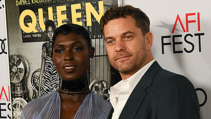 Jodie Turner-Smith und Joshua Jackson sind seit Dezember 2019 verheiratet. Jodie Turner-Smith und Joshua Jackson sind seit Dezember 2019 verheiratet.