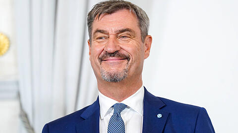 Ministerpr&auml;sident Markus S&ouml;der (CSU) lobt die LMU.