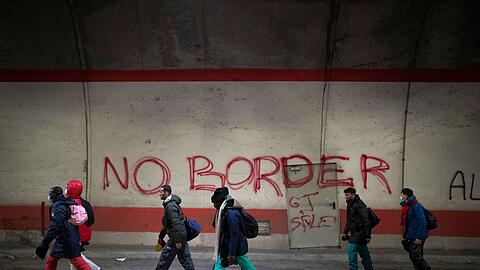 Migranten auf dem Weg von Italien nach Frankreich (Archivbild).