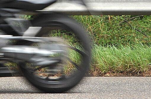 Wieder sind mehrere Motorradfahrer auf Bayerns Straßen ums Leben gekommen.