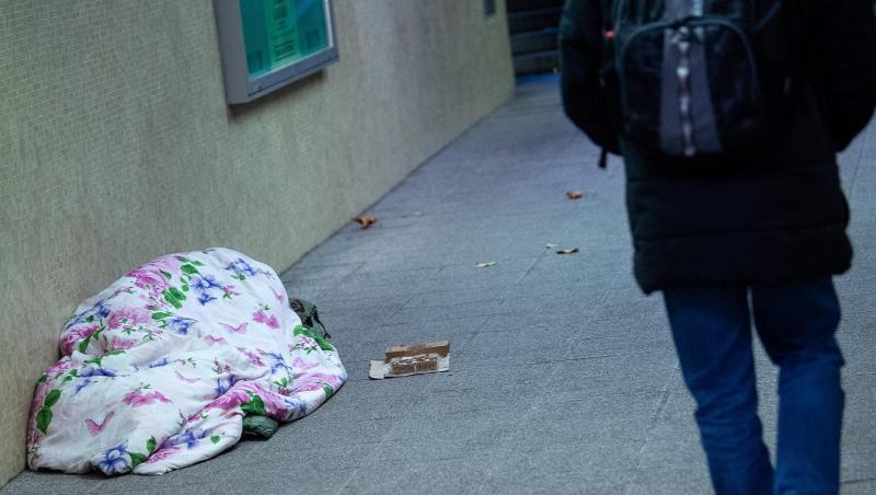 Zur Bekämpfung der Ungleichheit in Deutschland fordert Oxfam einen höheren Mindestlohn sowie eine stärkere Belastung von Vermögenden, Konzernen, Erbschaften und hohen Einkommen. Zur Bekämpfung der Ungleichheit in Deutschland fordert Oxfam einen höheren Mindestlohn sowie eine stärkere Belastung von Vermögenden, Konzernen, Erbschaften und hohen Einkommen.