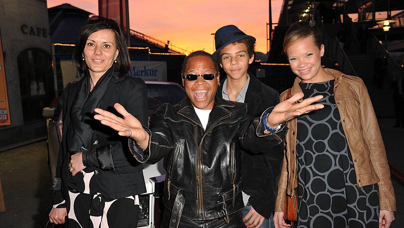Ricky Harris mit Frau Maria Bordiga und den Kindern Malik und Mascha.
