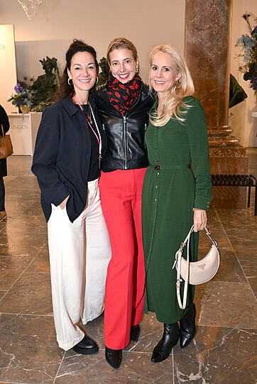 Internationale Kunstmesse in der Residenz in München: Gräfin Charlotte von Oeynhausen, Nathalie Ziegler und Prinzessin Nadja Anna zu Schaumburg-Lippe waren mit dabei.