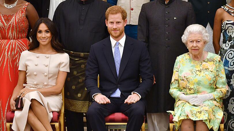 Harry und Meghan dürfen den Namen "Sussex Royals" nicht als Marke nutzen. Das hat die Queen jetzt verboten.
