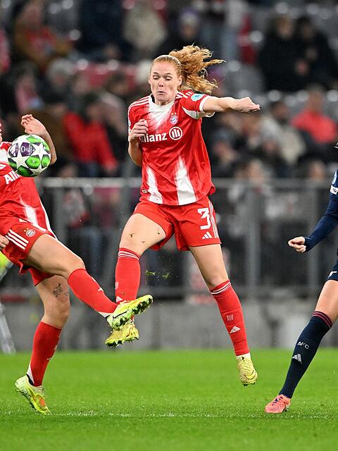 Stine Ballisager (M) zeigt vollen Einsatz f&uuml;r den FC Bayern. (Archivbild)