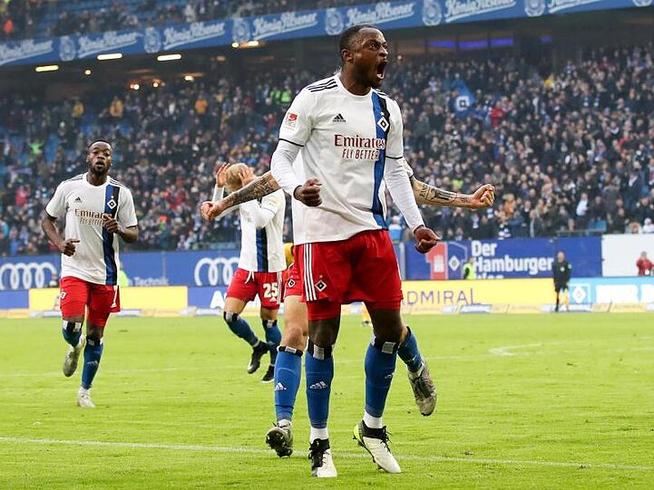 David Kinsombi sorgte mit seinem Tor für den Last-Minute-Sieg des HSV gegen Dresden.
