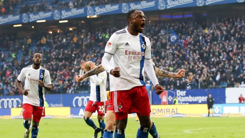 David Kinsombi sorgte mit seinem Tor für den Last-Minute-Sieg des HSV gegen Dresden. David Kinsombi sorgte mit seinem Tor für den Last-Minute-Sieg des HSV gegen Dresden.