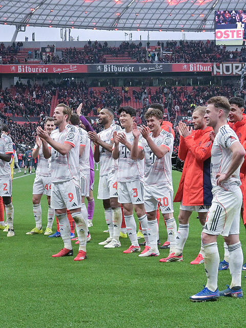 Der FC Bayern erk&auml;mpft sich ein Remis bei Bayer Leverkusen.